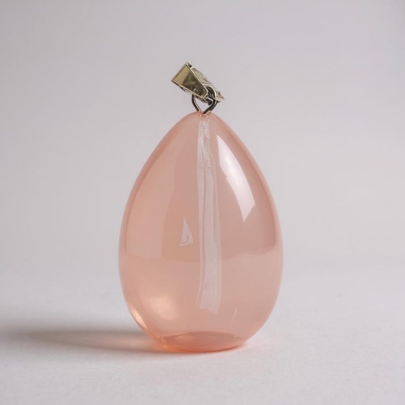 PENDENTE A GOCCIA IN QUARZO ROSA
