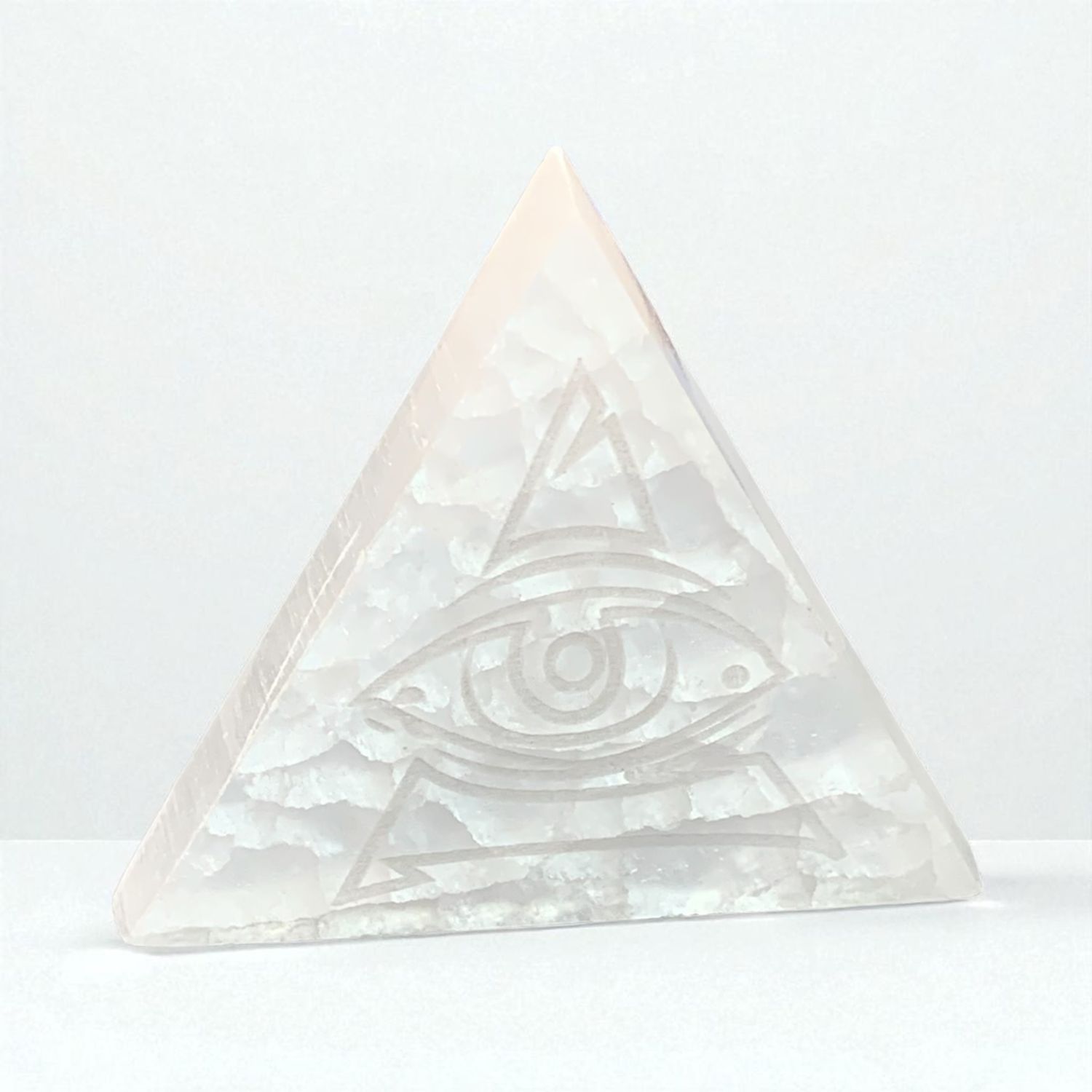 PIRAMIDE IN SELENITE  INCISA  TERZO OCCHIO