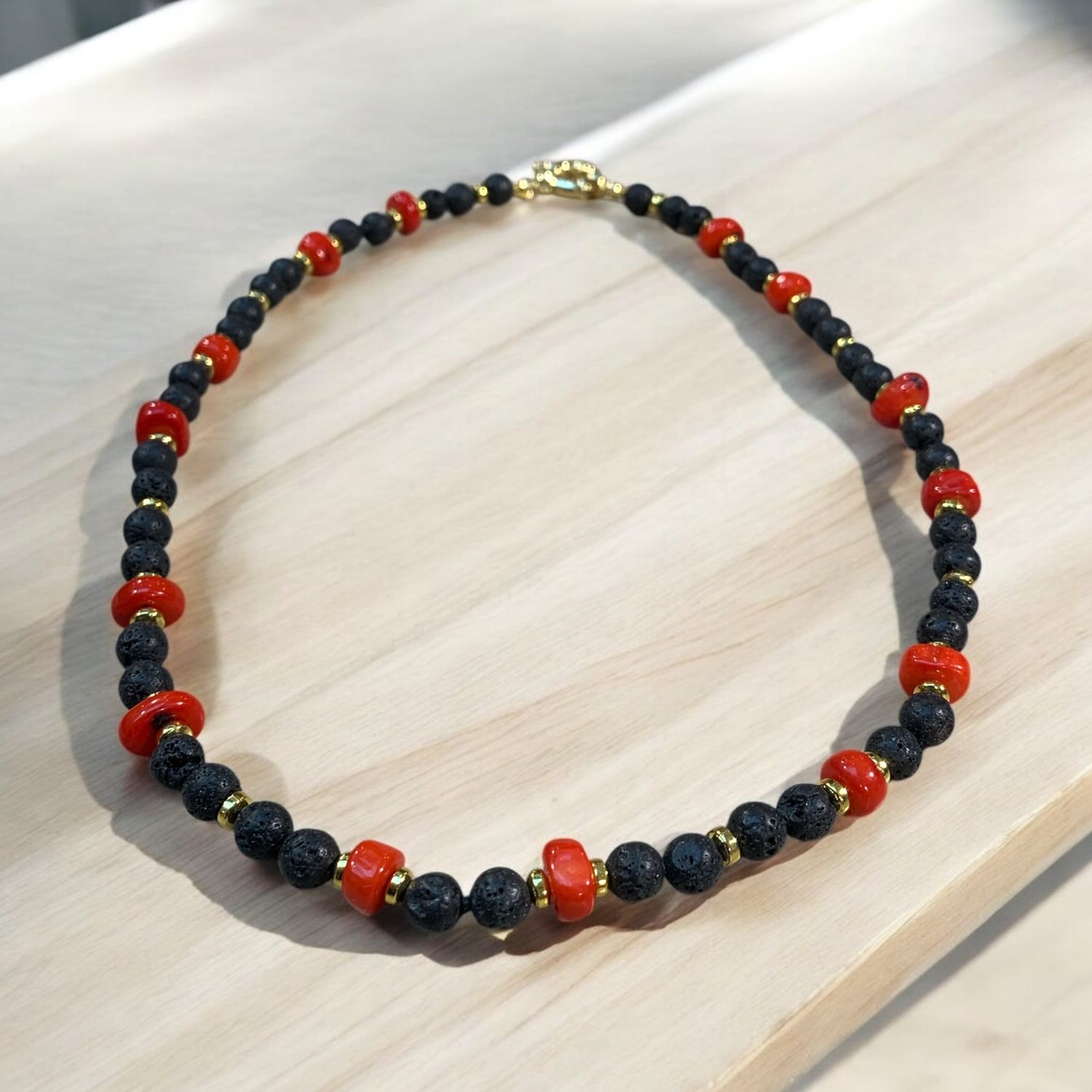 COLLANA PIETRA LAVICA  E CORALLO