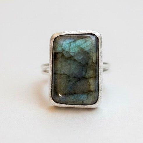 ANELLI ESCLUSIVI CON PIETRE DI LABRADORITE