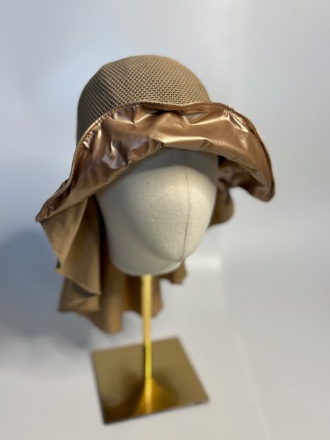 Chapeau cape
