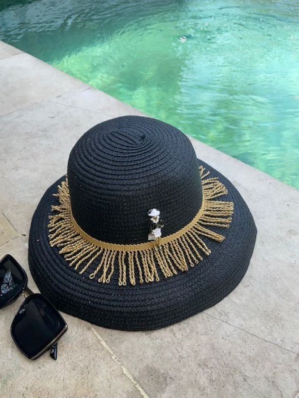 chapeau cloche en  paille