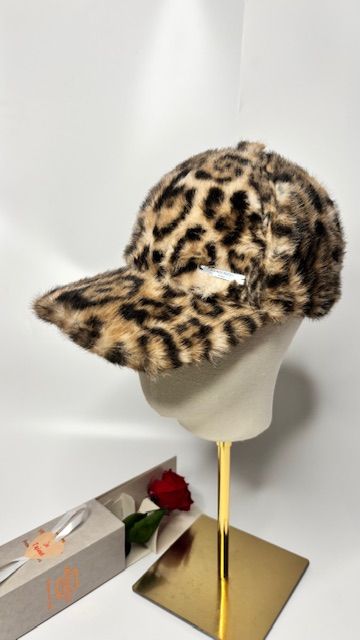 Casquette en fourrure Léopard Beige