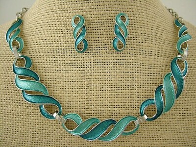 Turquoise Necklace & Earring Set