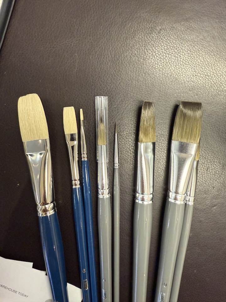 Hues Academic Brush Set