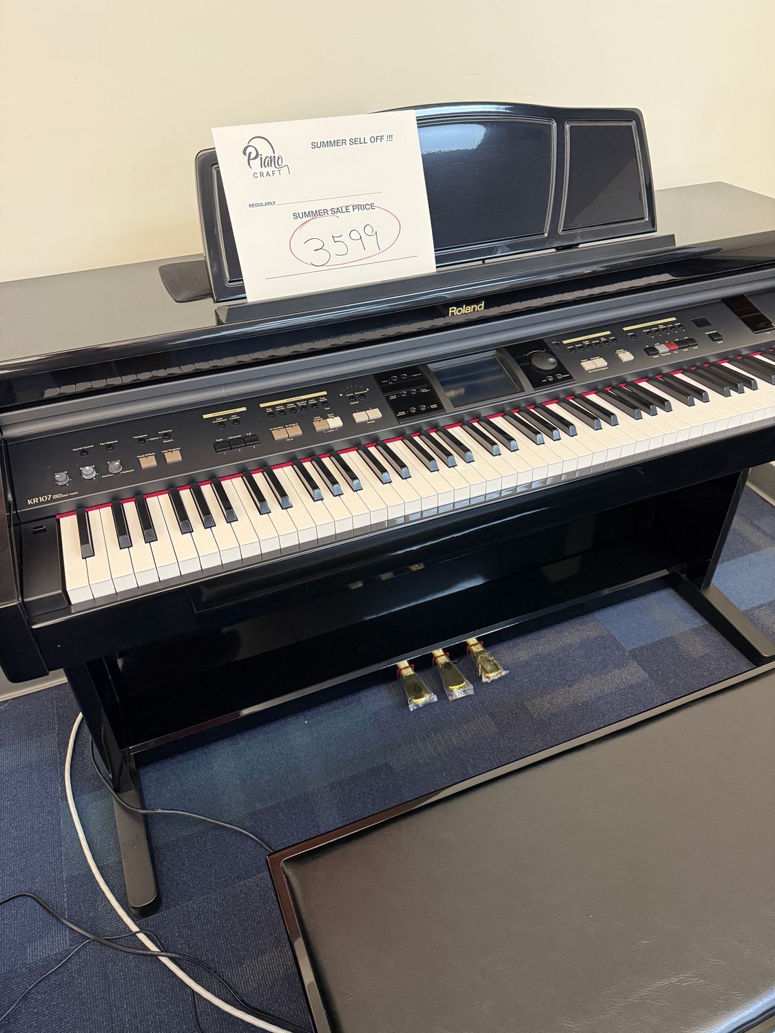 Roland KR 107 ebony polish. 