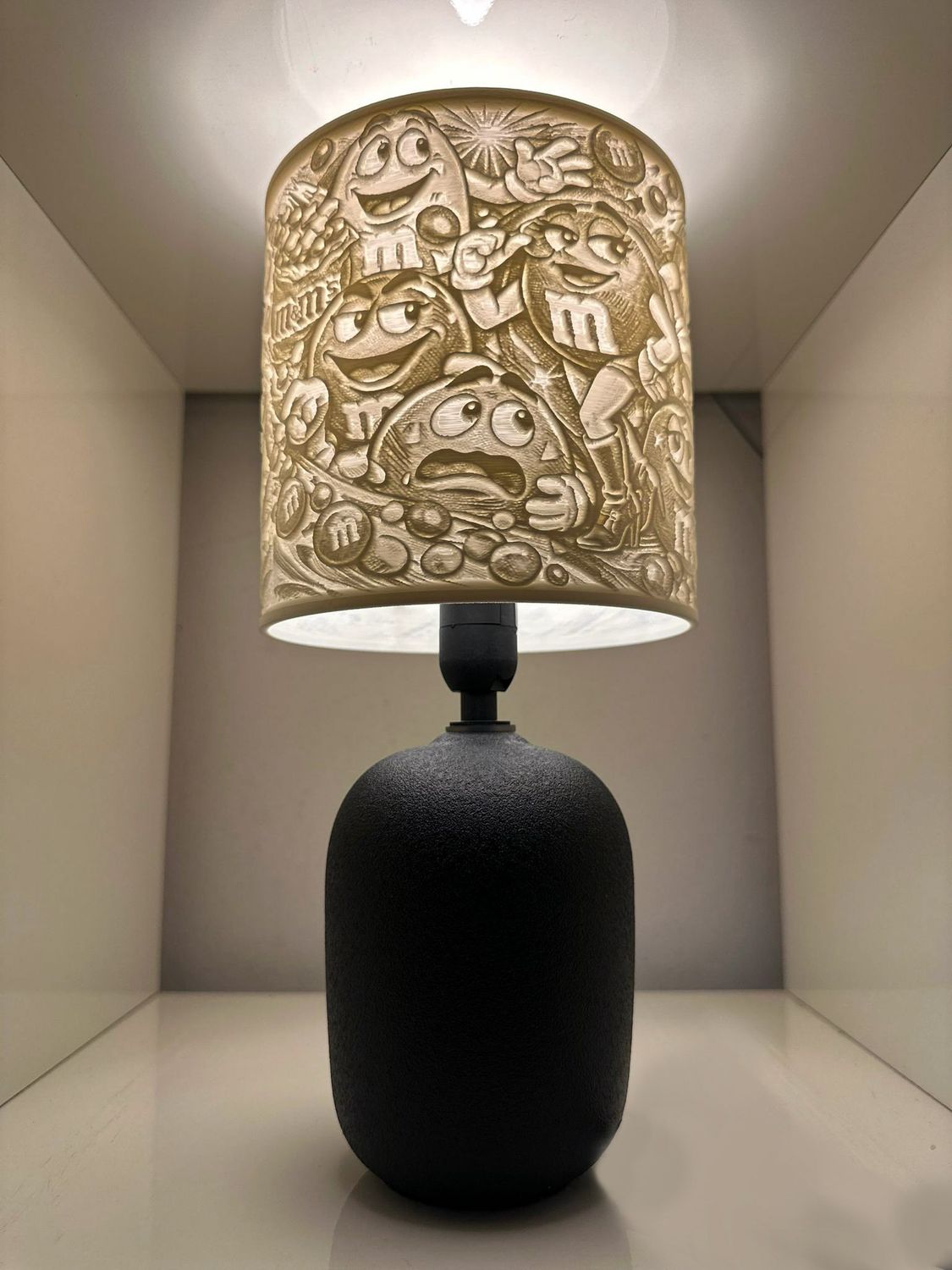 M&amp;Ms Style Lamp ( BLACK BASE)