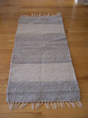 Handwoven Icelandic Wool Rug 2' x 4' 4"