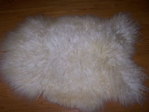 White Icelandic Lamb Pelt (Pelt A)