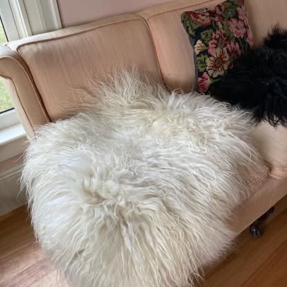 Creamy Lamb Pelt (Pelt H)