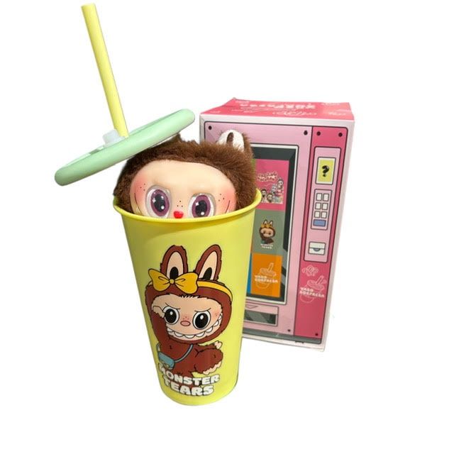 Labubu in drinkbeker