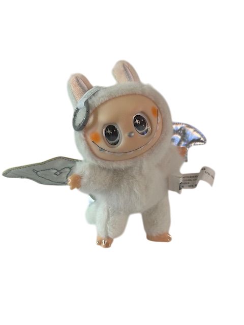 Labub angel wit met vleugels