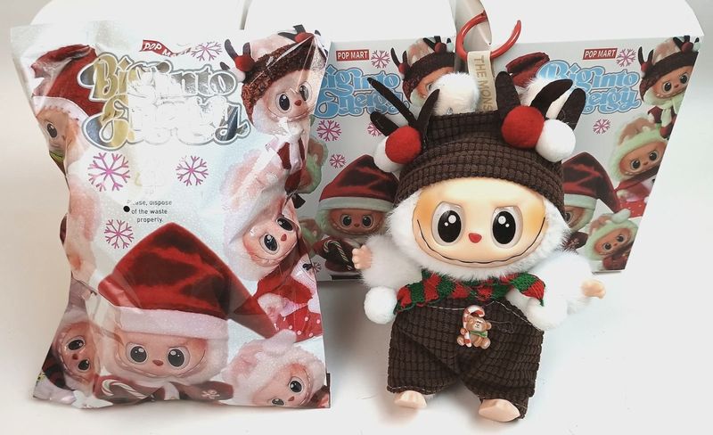 Labubu big into energy kerst