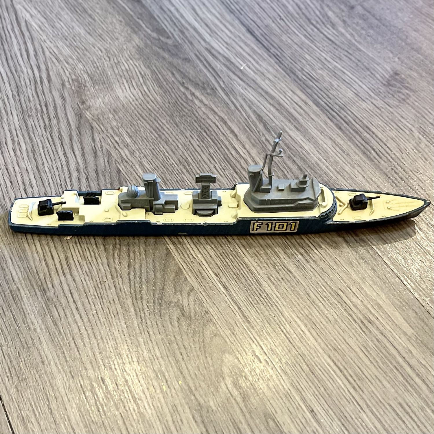 Vintage Maxbox sea King 1976 Frigate Subchase