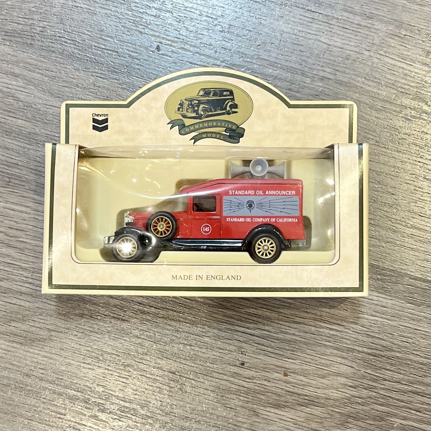 Standard Announcement Car Chevron Commemorative Model