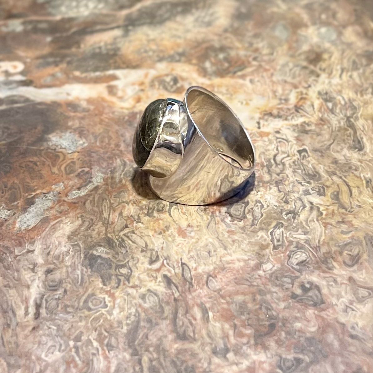 Wide Band Labradorite Ring .925 Sz12