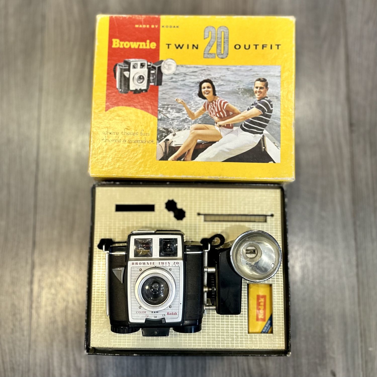 1950s Kodak Brownie Twin 20 Outfit Film Camera in original box