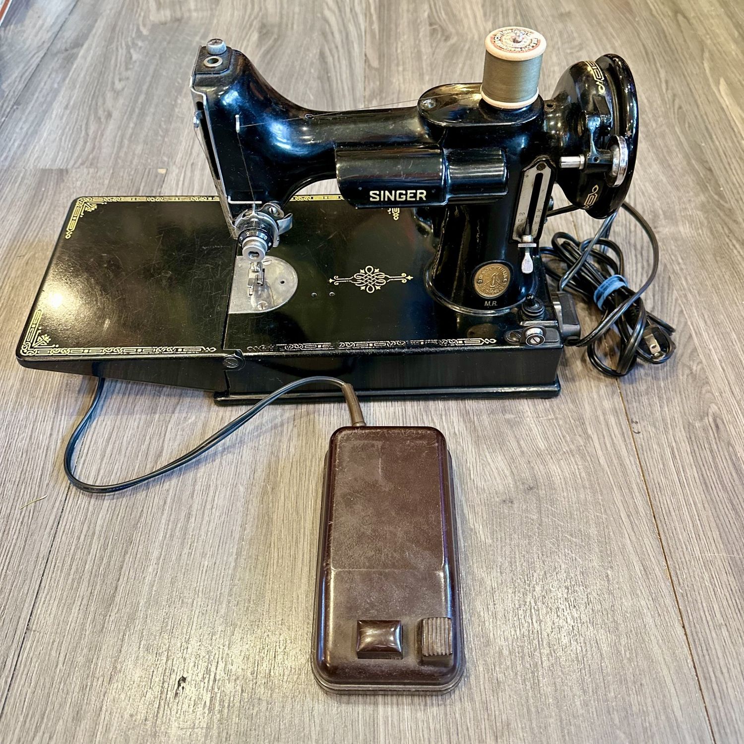 Feather Weight Singer Sewing Machine