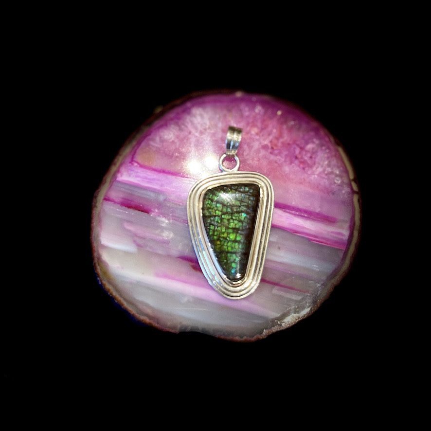 Ammolite Pendent .925