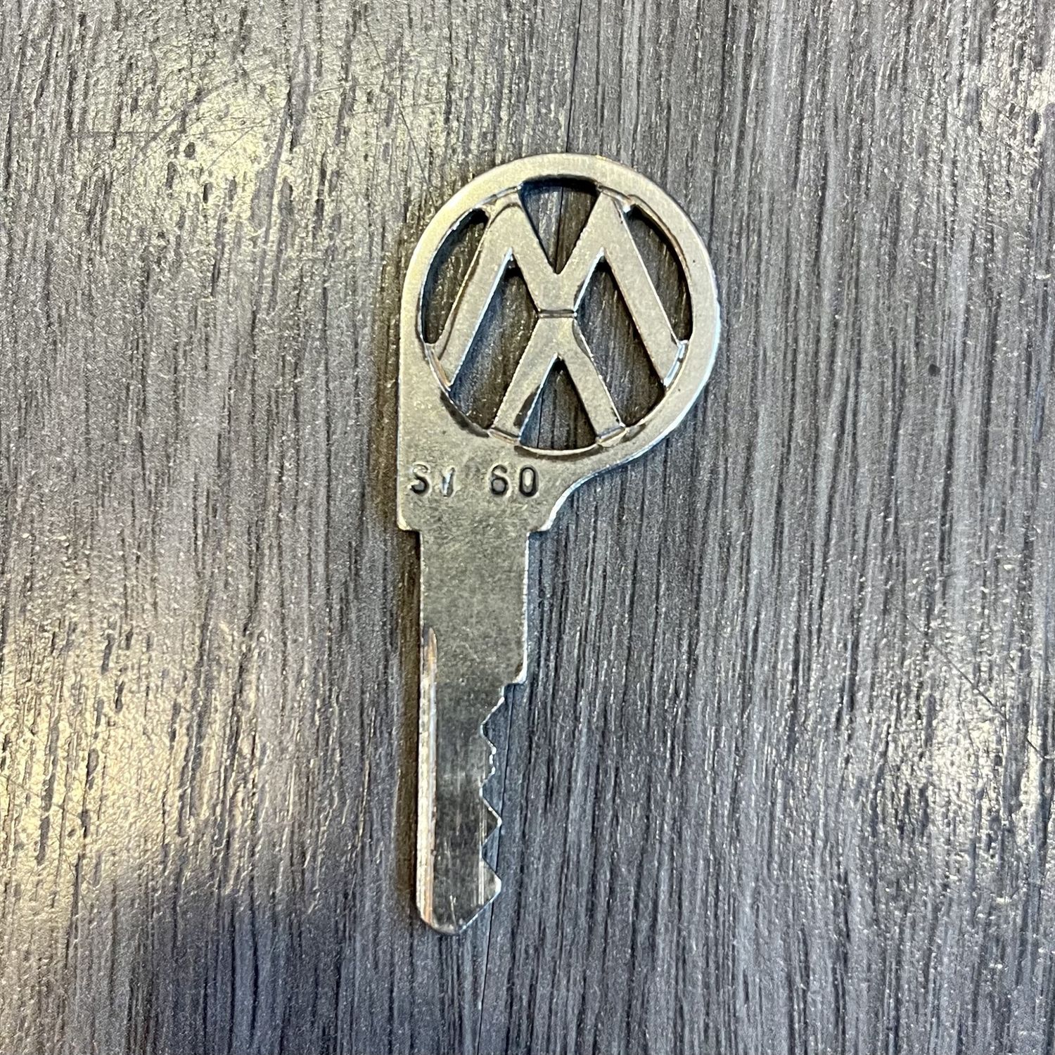 Volkswagen Glovebox Key sv60