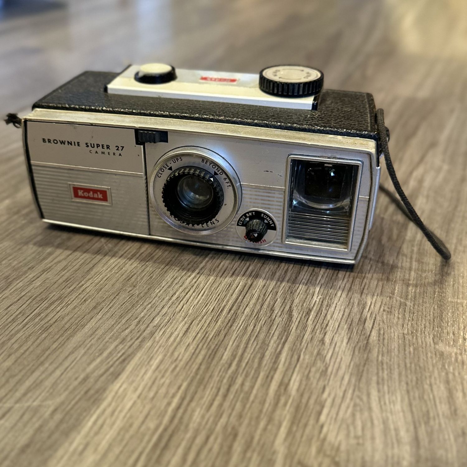 1960&#39;s Kodak Brownie Super 27 Camera