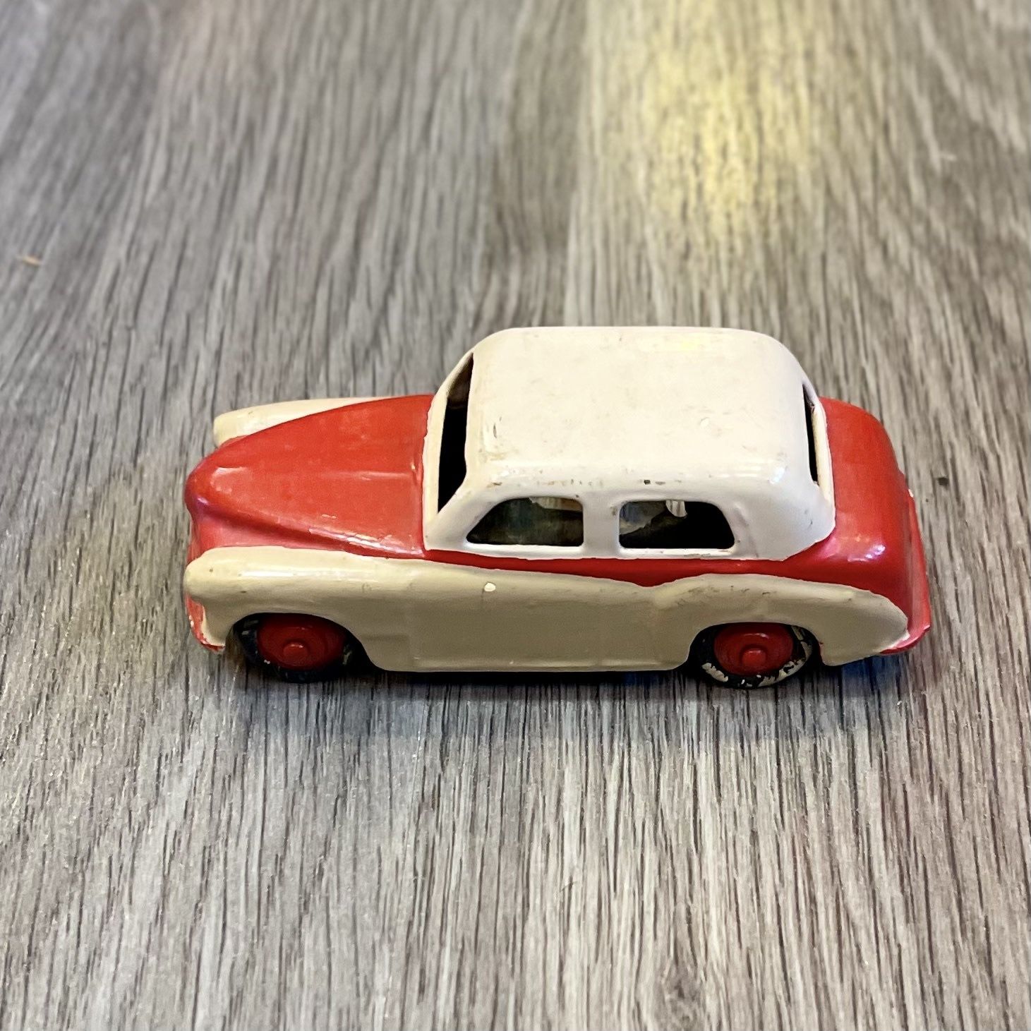Dinky Meccano Ltd -Hillman Minx - Repainted