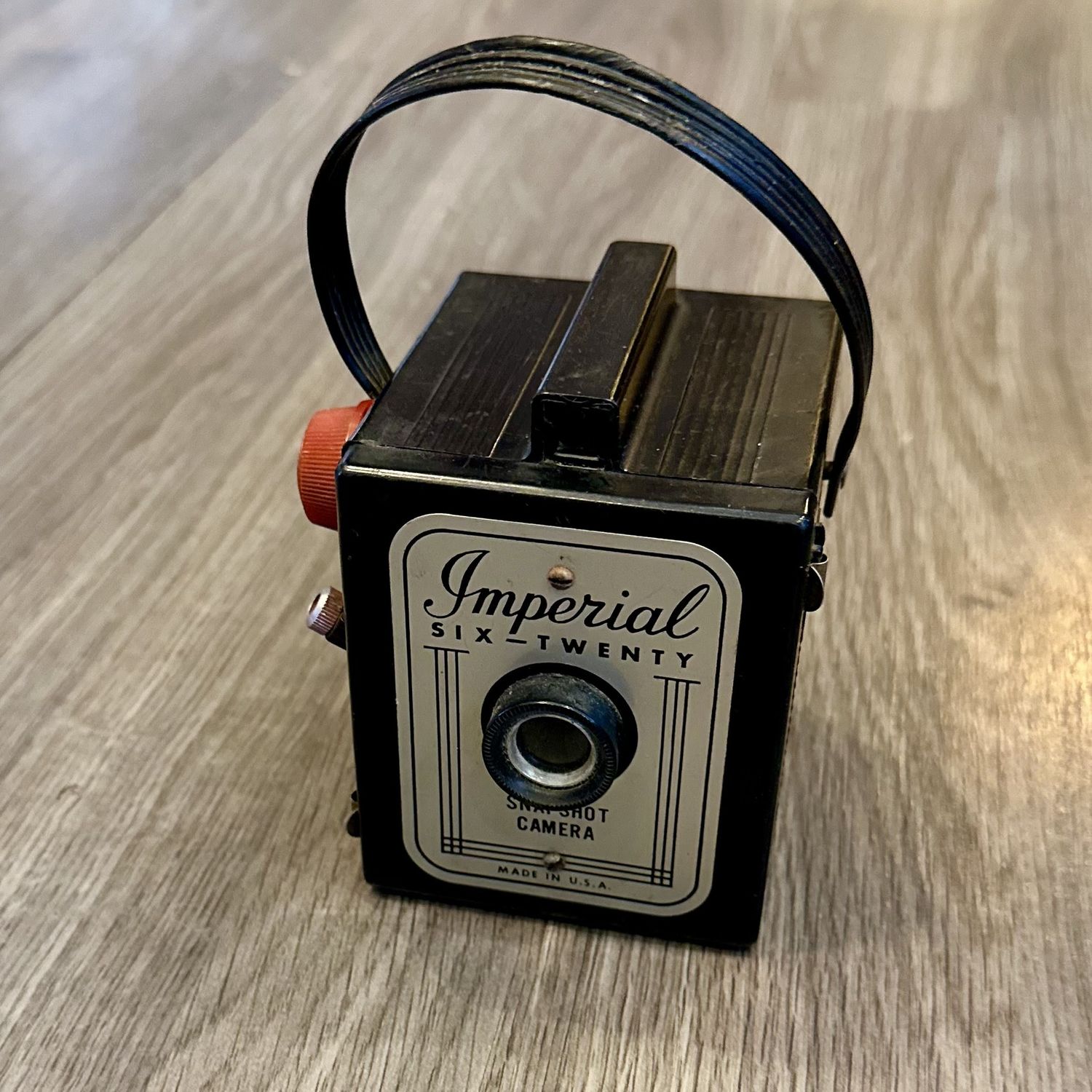 Vintage 1950&#39;s Imperial Six-Twenty Snapshot Camera
