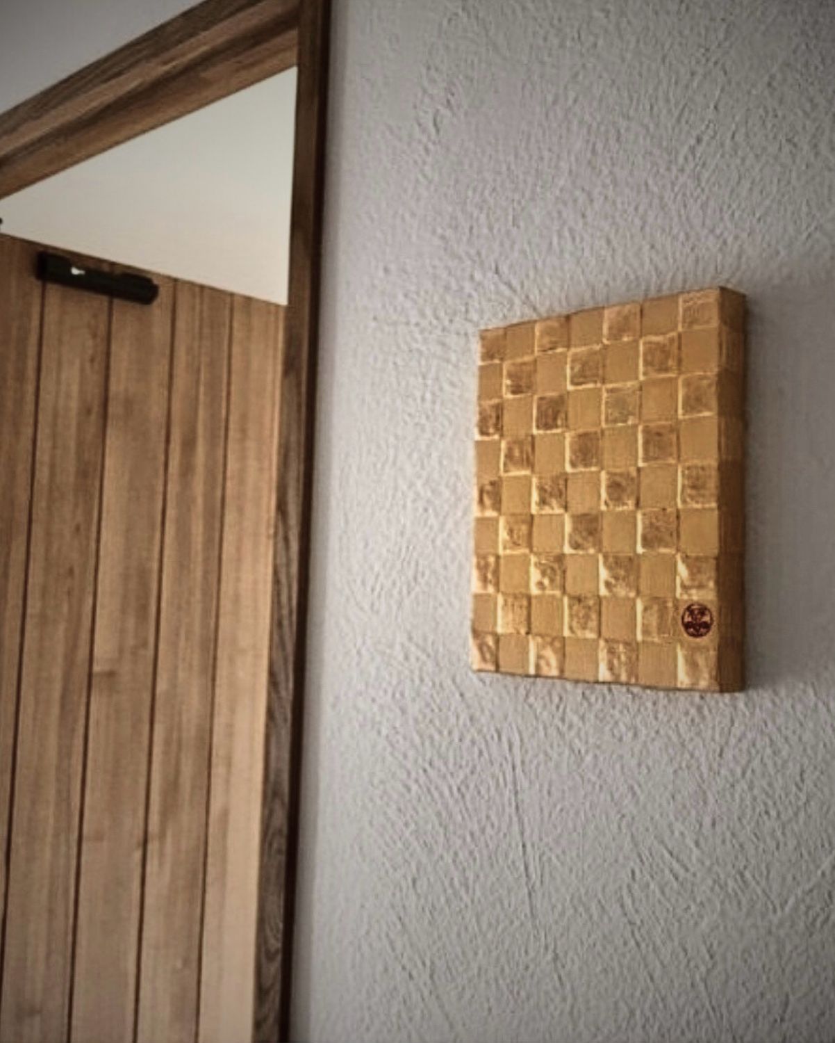Ichimatsu Gold Panel – Sculpted Calm in Pure Gold Leaf