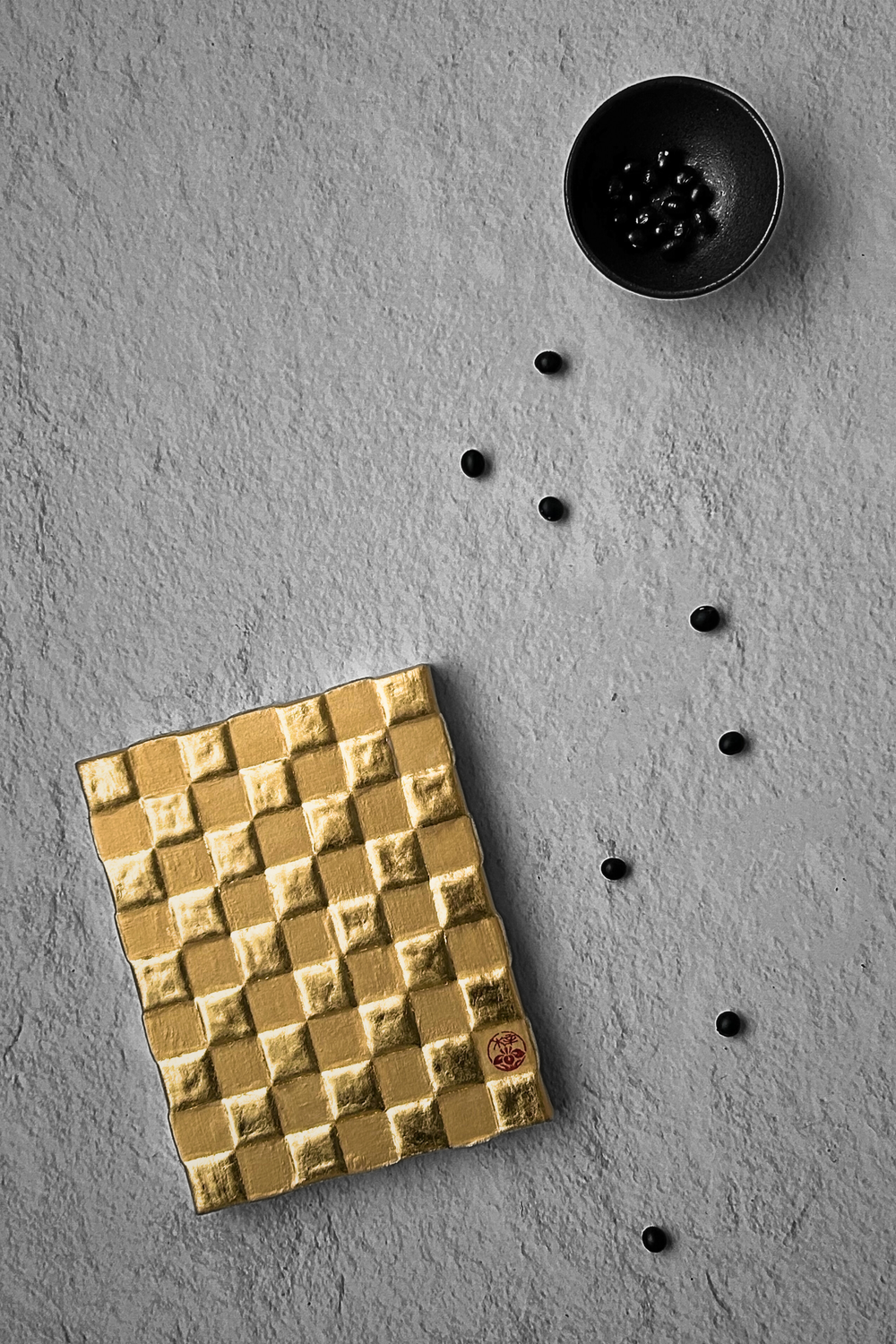 Ichimatsu Gold Panel – Sculpted Calm in Pure Gold Leaf