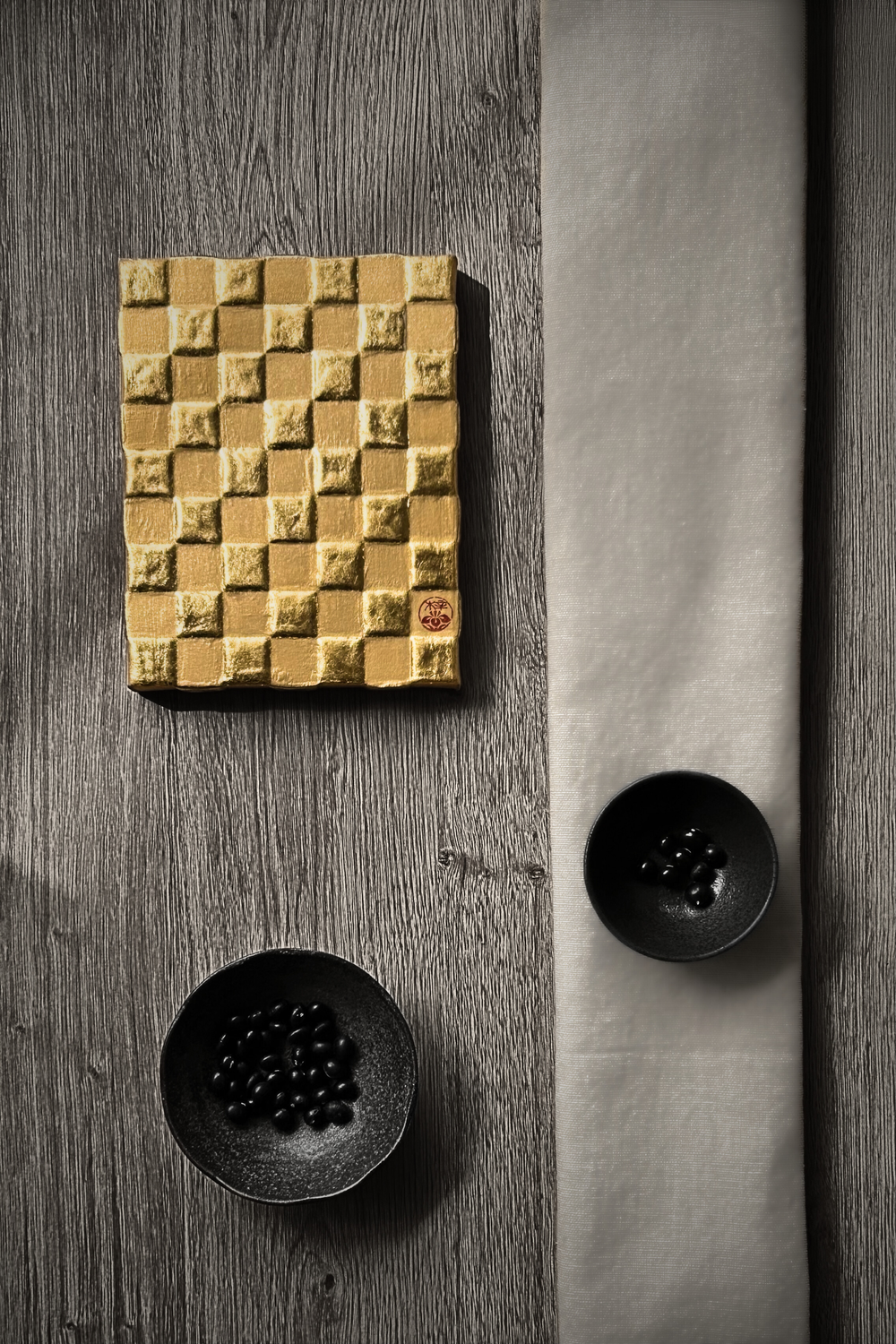 Ichimatsu Gold Panel – Sculpted Calm in Pure Gold Leaf