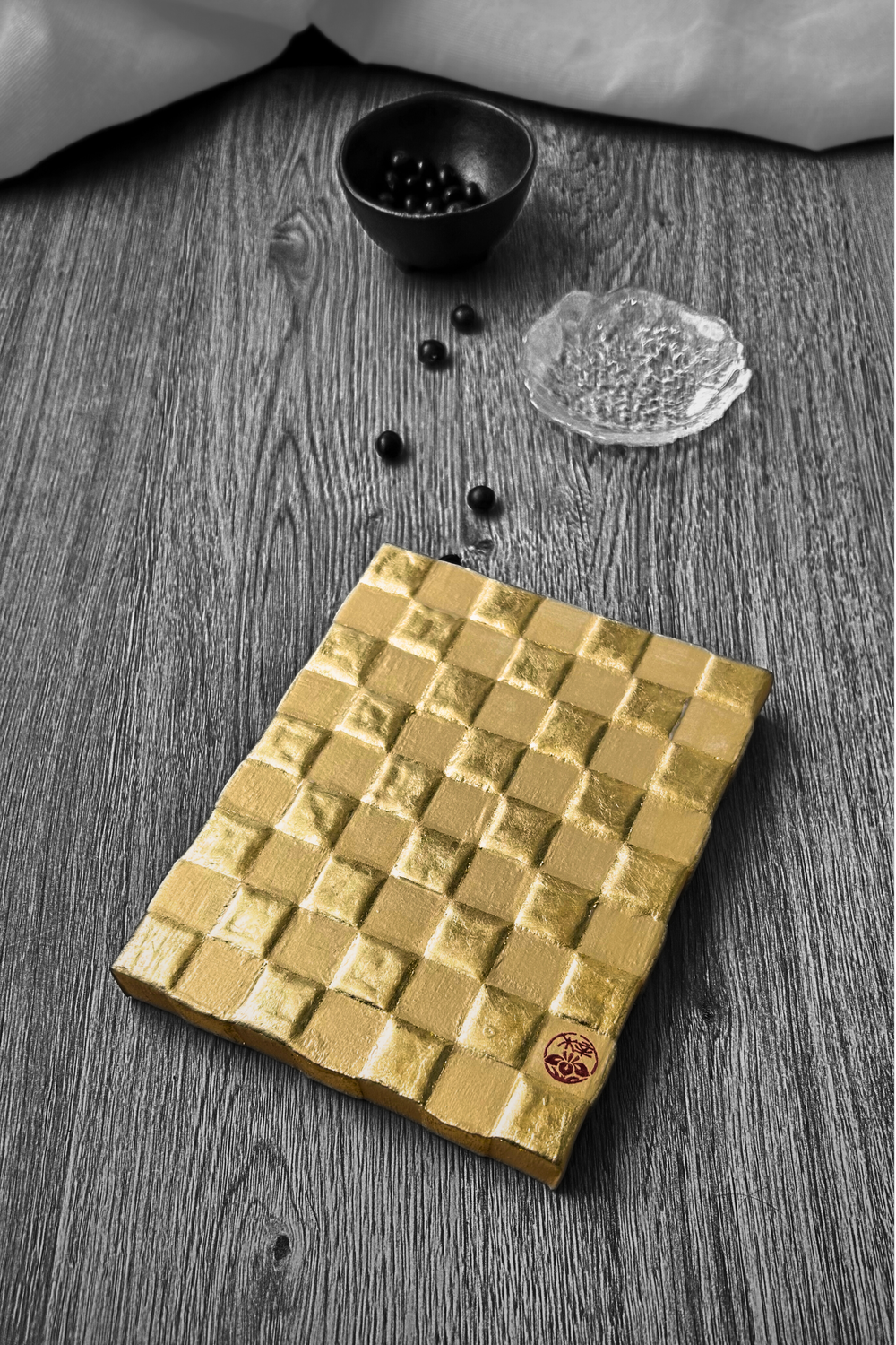 Ichimatsu Gold Panel – Sculpted Calm in Pure Gold Leaf