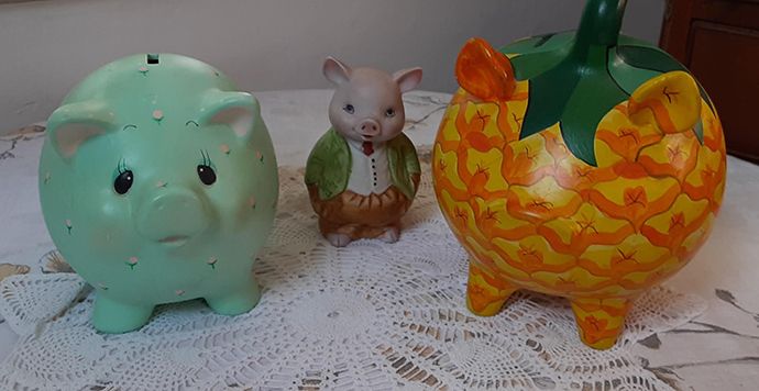 Three lil pigs