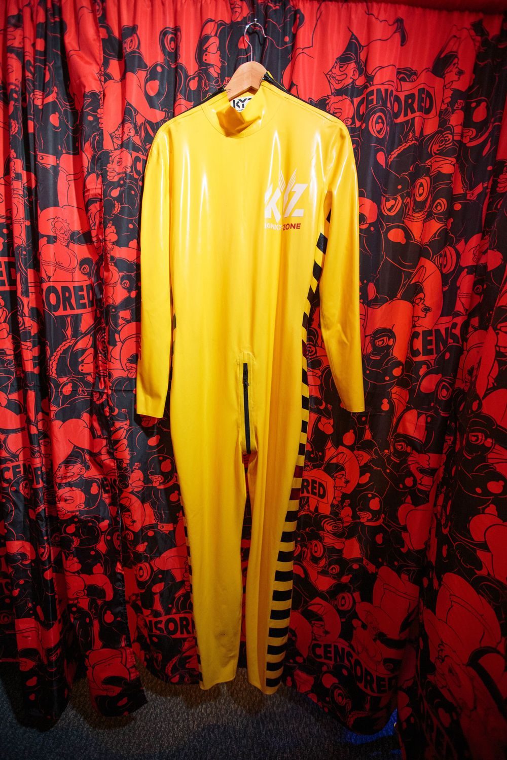 Kinky Zone yellow latex catsuit XXL