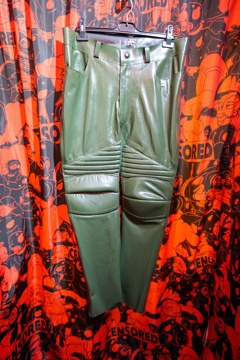 Rubber Dutch padded latex pants XXL