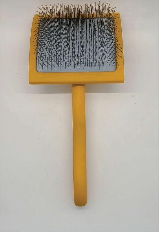 BRUSH - LARGE GOLD SLICKER BRUSH