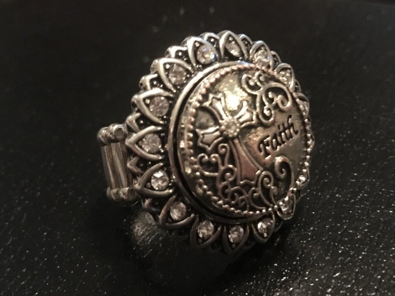 Adjustable flower rhinestone ring (Snap NOT included)