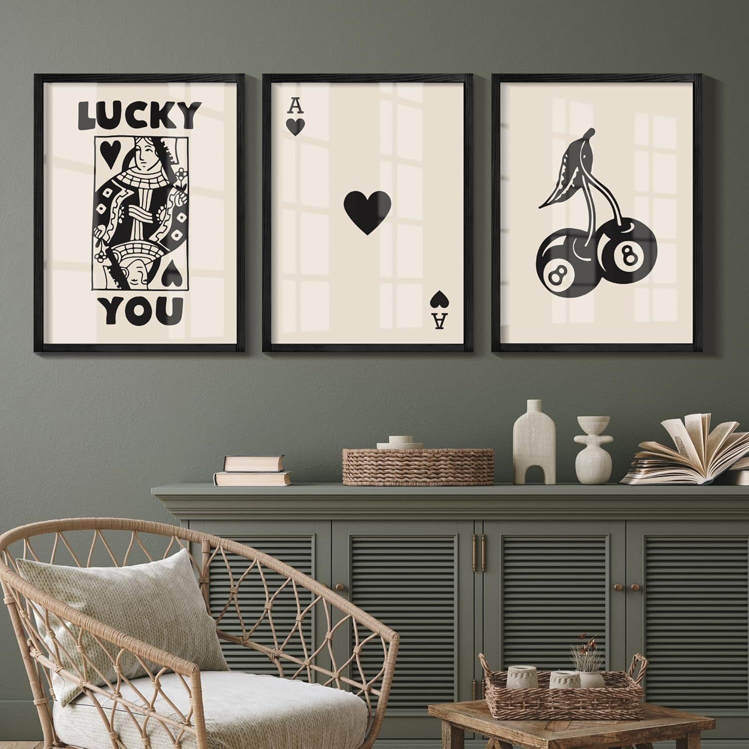 Retro Poker Prints: Queen of Hearts Wall Decor