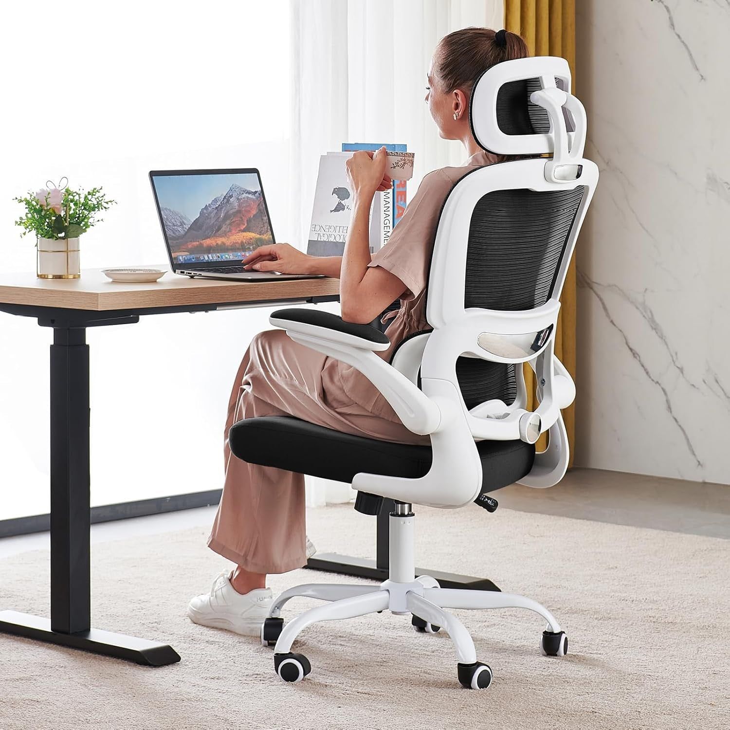 Office Chair Ergonomic Desk Chair, 330 LBS Home Mesh Office Desk Chairs with Wheels, Comfortable Gaming Chair, High Back Office Chair for Long Hours (Black &amp; White)
