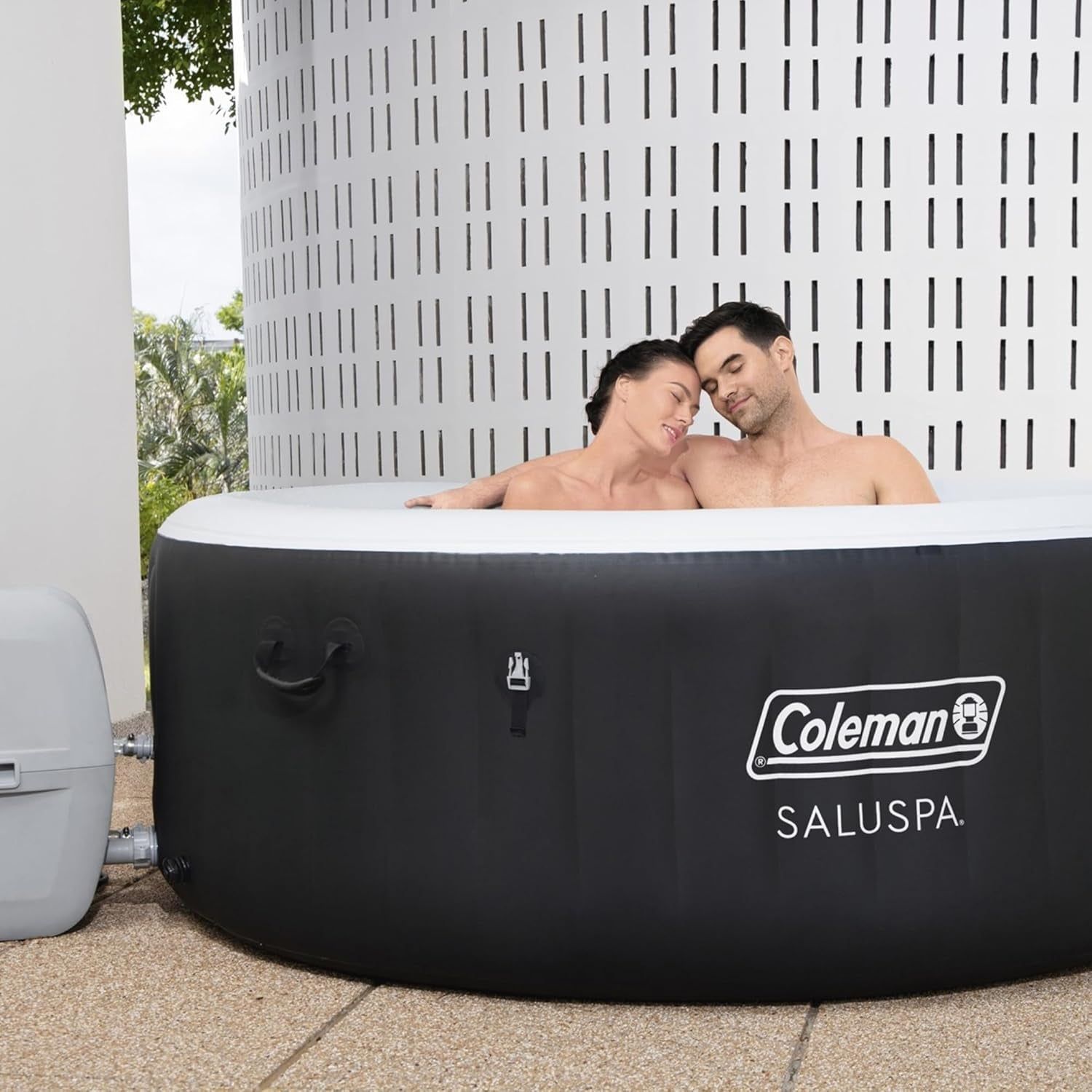 Black 4 Person Round Hot Tub 120 Jets