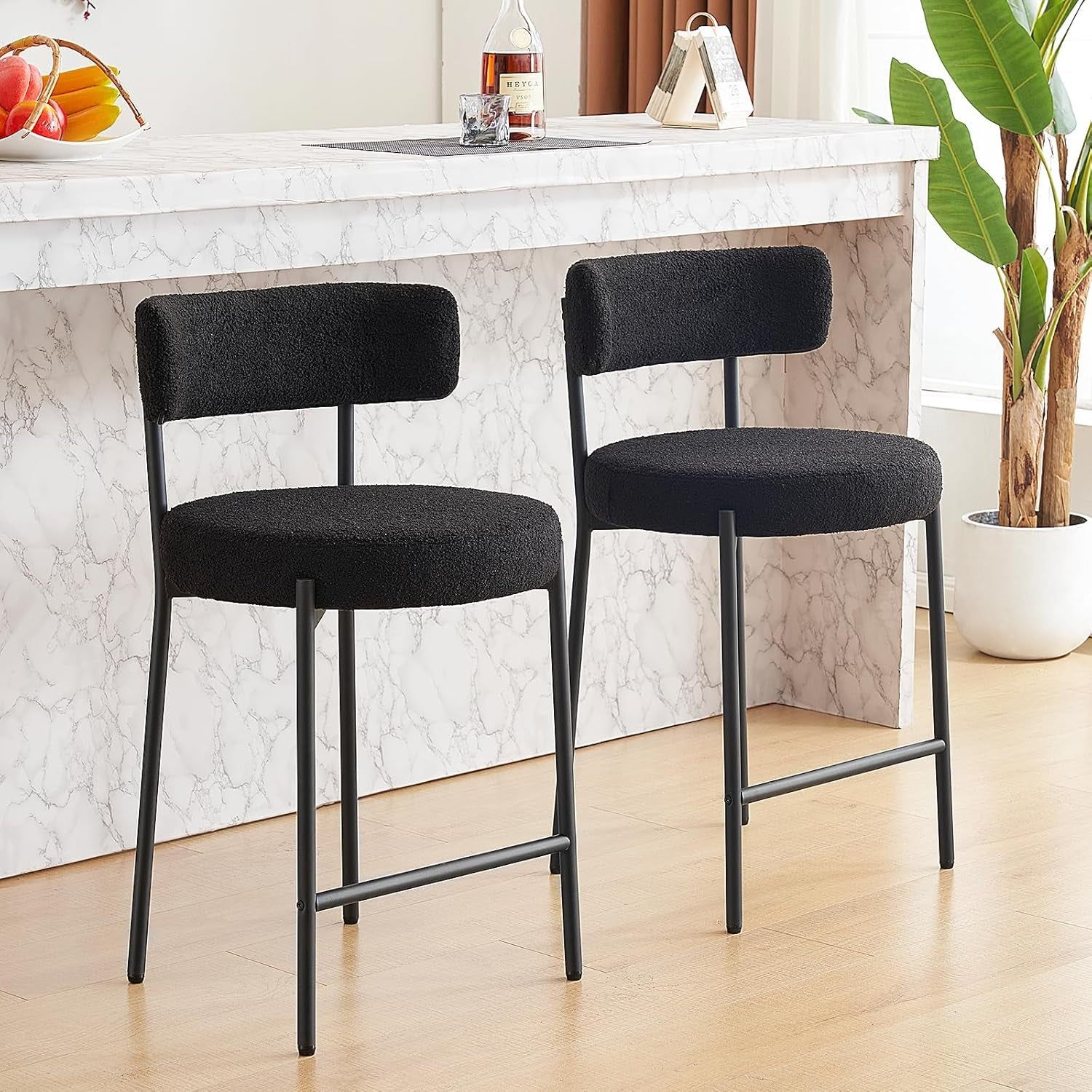 Furnilivng 24&#39;&#39; Bar Stools Set of 2, Modern Boucle Counter Height Bar Stools with Curved Back and Black Metal Frame, Upholstered Kitchen Stools, Barstools for Kitchen Island, Bar, Dining Room, Black