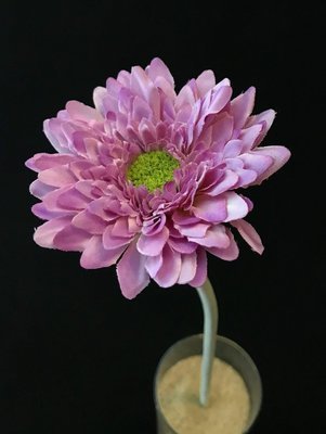 Gerbera silkkikukka, vaalea violetti Gerbera silkkikukka, vaalea violetti