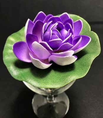 Pieni lumpeenkukka-kukkapää, violetti Pieni lumpeenkukka-kukkapää, violetti