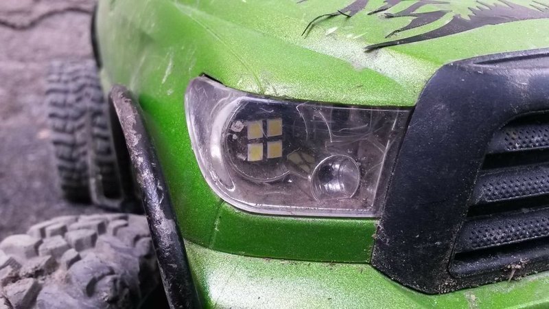 Tamiya™ Toyota™ Tundra™ headlight LED inserts