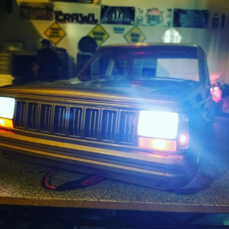 Hardboby XJ O.E.M light kit