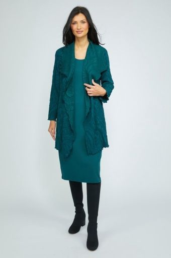 SCULPTED FLORAL WATERFALL