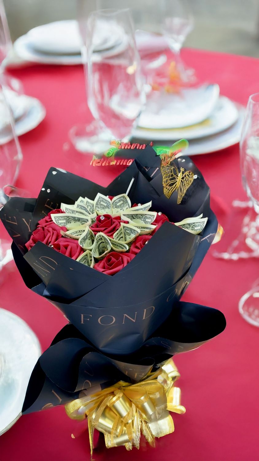 Noir Elegance Mini Bouquet (Made to order - please allow 5 business days lead time)