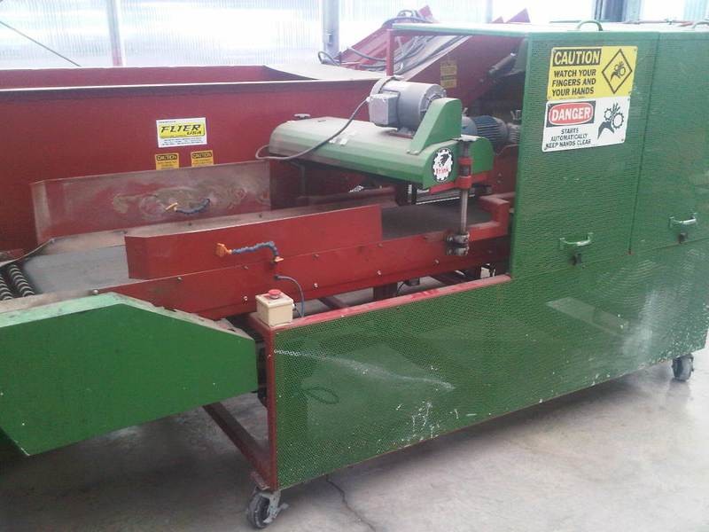 Urbanati/ Flier Flat filler transplanting system