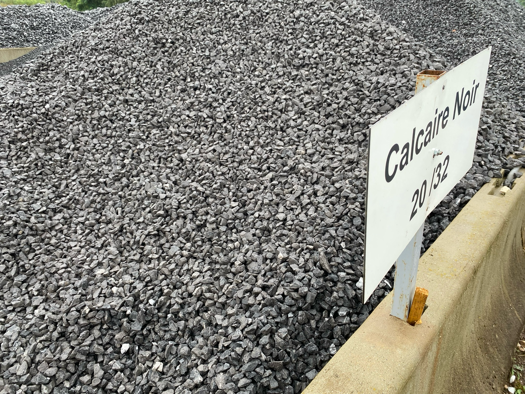 Calcaire gris anthracite 20/32