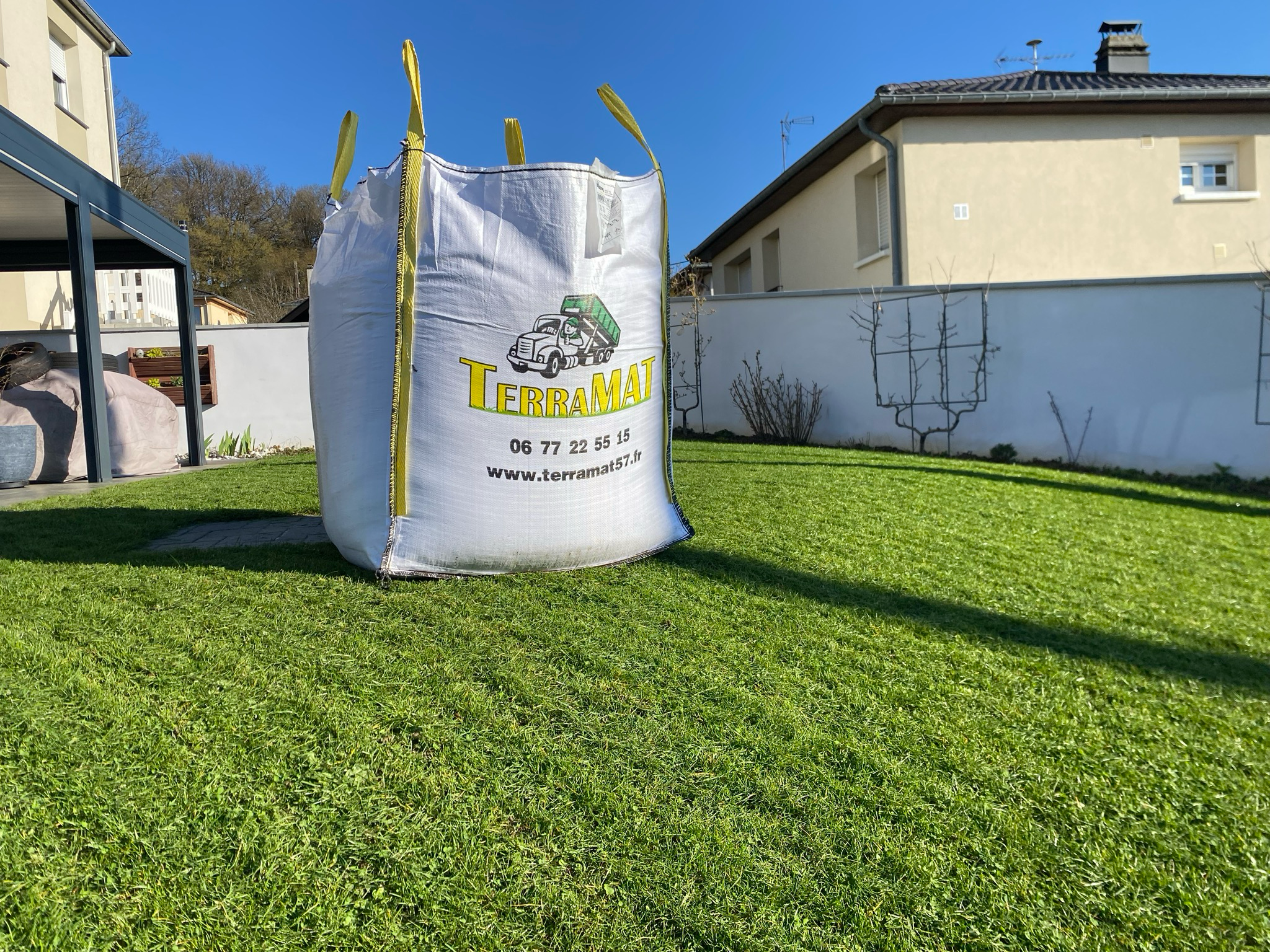 Terre végétale premium sans cailloux + compost normé – Big Bag 1 m³