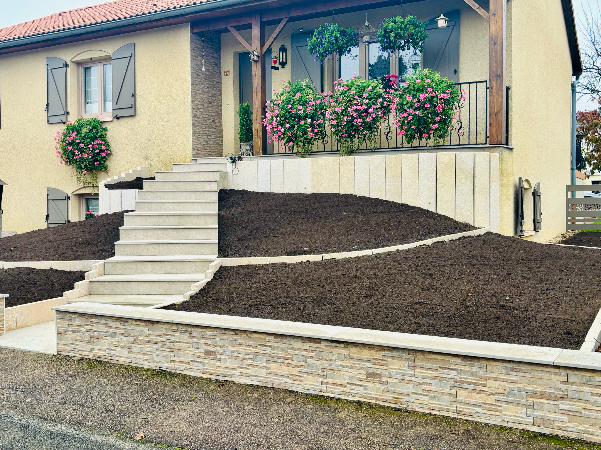 Terre végétale premium sans cailloux + compost normé – Vrac